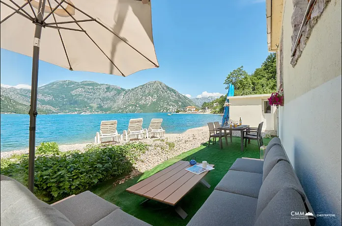 Kostanjica'da 610 m² arsa ile 55 m², 1 odalı ev